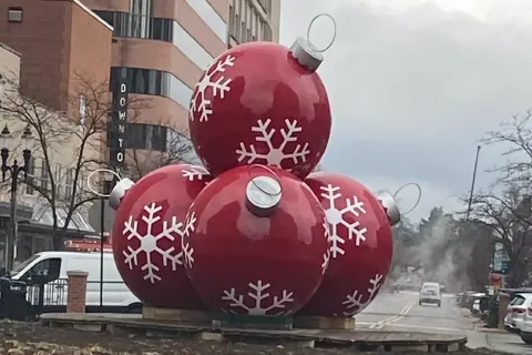 Lansing Big Red Balls (📷Jean Downey)