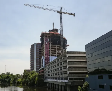 Tower on Grand construction